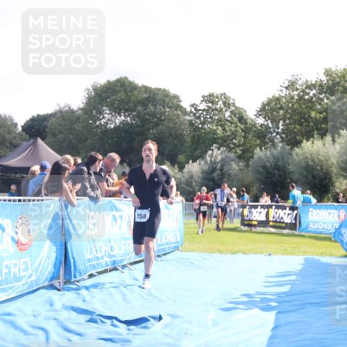 25.08.2024 - Elbe Triathlon Hamburg H.Heesch http://msf.ph/oto/6851946 25.08.2024 10:48:40 Ziel 121, 258 meine-sportfotos.de