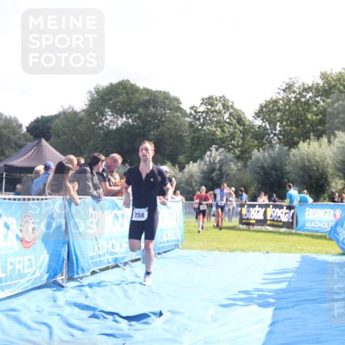 25.08.2024 - Elbe Triathlon Hamburg H.Heesch http://msf.ph/oto/6851956 25.08.2024 10:48:40 Ziel 121, 258 meine-sportfotos.de