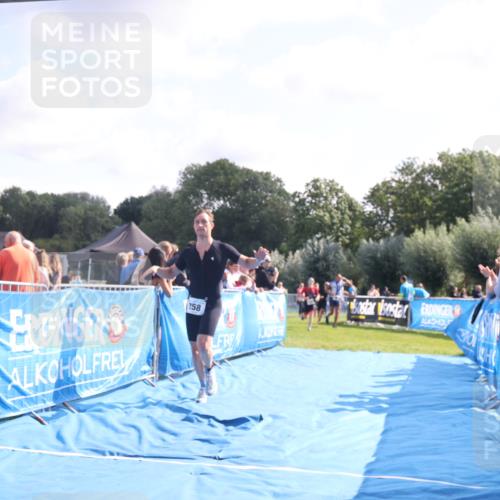25.08.2024 - Elbe Triathlon Hamburg H.Heesch http://msf.ph/oto/6852019 25.08.2024 10:48:41 Ziel 121, 258 meine-sportfotos.de