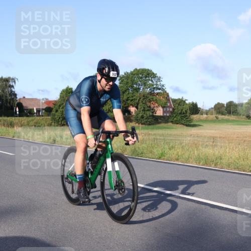 25.08.2024 - Elbe Triathlon Hamburg Fuchs,  Jonas http://msf.ph/oto/6852029 25.08.2024 09:15:33 Radfahren 264, 312, 302, 70, 88 meine-sportfotos.de