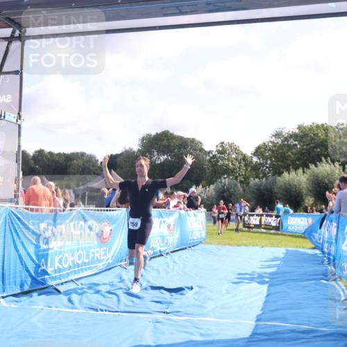 25.08.2024 - Elbe Triathlon Hamburg H.Heesch http://msf.ph/oto/6852046 25.08.2024 10:48:41 Ziel 121, 258 meine-sportfotos.de