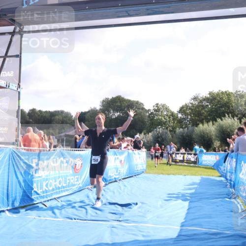 25.08.2024 - Elbe Triathlon Hamburg H.Heesch http://msf.ph/oto/6852054 25.08.2024 10:48:41 Ziel 121, 258 meine-sportfotos.de