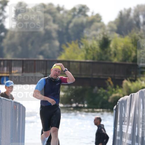 25.08.2024 - Elbe Triathlon Hamburg H.Heesch http://msf.ph/oto/6852070 25.08.2024 15:28:07 Schwimmen  meine-sportfotos.de
