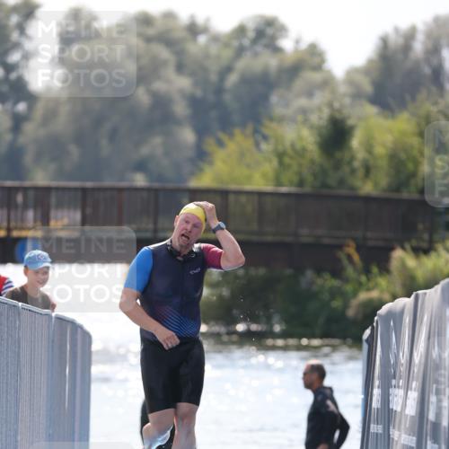 25.08.2024 - Elbe Triathlon Hamburg H.Heesch http://msf.ph/oto/6852079 25.08.2024 15:28:07 Schwimmen  meine-sportfotos.de
