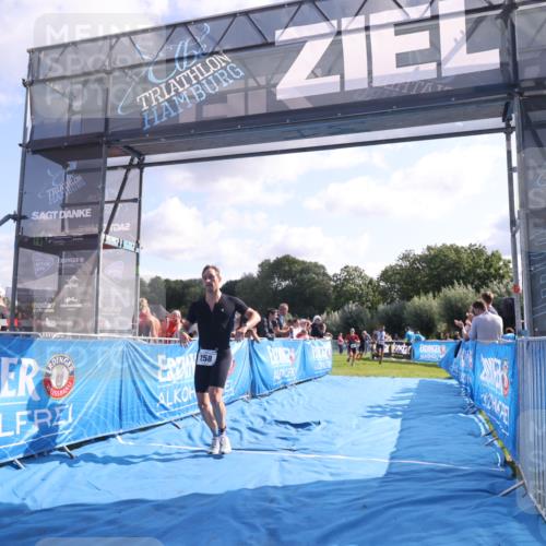 25.08.2024 - Elbe Triathlon Hamburg H.Heesch http://msf.ph/oto/6852115 25.08.2024 10:48:41 Ziel 121, 258 meine-sportfotos.de