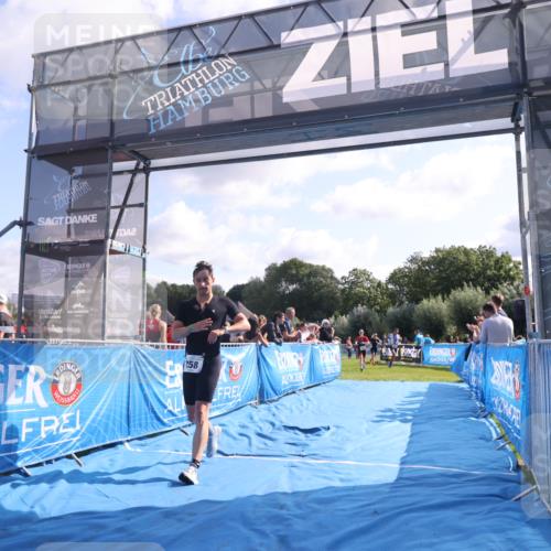 25.08.2024 - Elbe Triathlon Hamburg H.Heesch http://msf.ph/oto/6852140 25.08.2024 10:48:41 Ziel 121, 258 meine-sportfotos.de