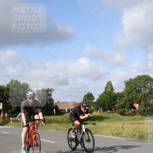 25.08.2024 - Elbe Triathlon Hamburg Fuchs,  Jonas http://msf.ph/oto/6852160 25.08.2024 09:58:56 Radfahren 469, 233, 446, 528, 220 meine-sportfotos.de