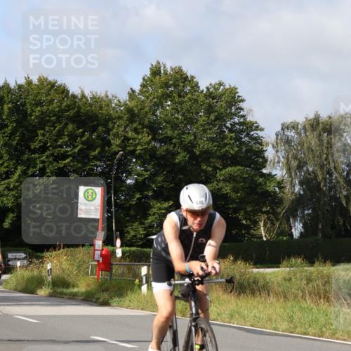 25.08.2024 - Elbe Triathlon Hamburg Fuchs,  Jonas http://msf.ph/oto/6852174 25.08.2024 09:58:58 Radfahren 469, 233, 446, 528, 220 meine-sportfotos.de
