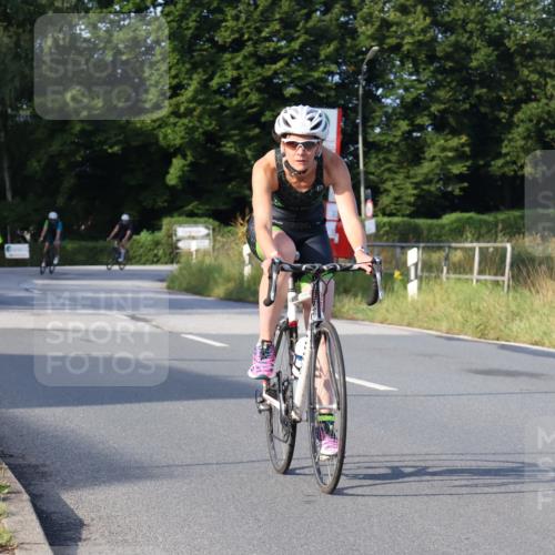 25.08.2024 - Elbe Triathlon Hamburg Fuchs,  Jonas http://msf.ph/oto/6852187 25.08.2024 09:15:42 Radfahren 70, 88, 126, 66 meine-sportfotos.de