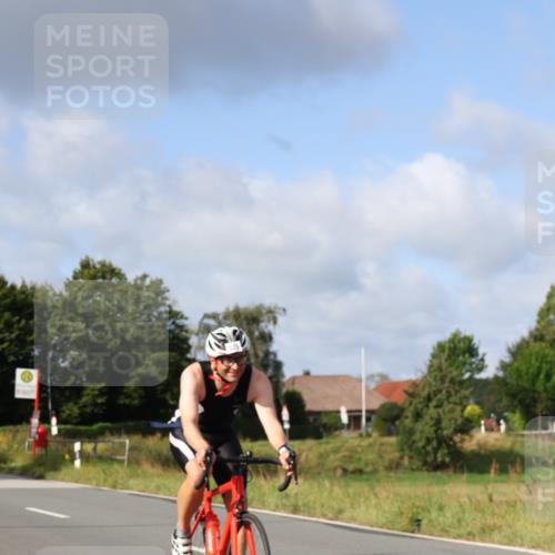 25.08.2024 - Elbe Triathlon Hamburg Fuchs,  Jonas http://msf.ph/oto/6852195 25.08.2024 09:58:59 Radfahren 469, 233, 446, 528, 220 meine-sportfotos.de