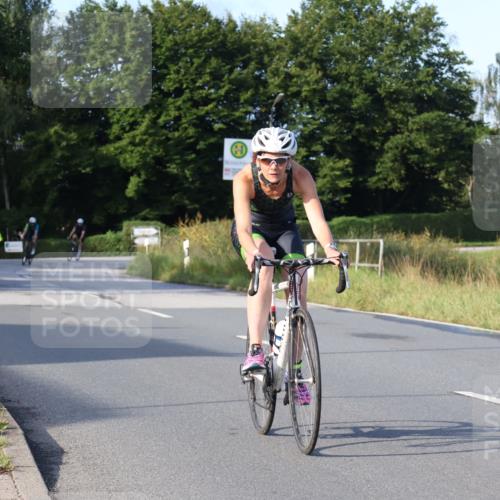 25.08.2024 - Elbe Triathlon Hamburg Fuchs,  Jonas http://msf.ph/oto/6852197 25.08.2024 09:15:42 Radfahren 70, 88, 126, 66 meine-sportfotos.de