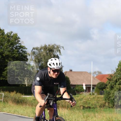 25.08.2024 - Elbe Triathlon Hamburg Fuchs,  Jonas http://msf.ph/oto/6852218 25.08.2024 09:59:02 Radfahren 446, 528, 220 meine-sportfotos.de