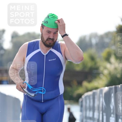 25.08.2024 - Elbe Triathlon Hamburg H.Heesch http://msf.ph/oto/6852247 25.08.2024 15:29:11 Schwimmen  meine-sportfotos.de