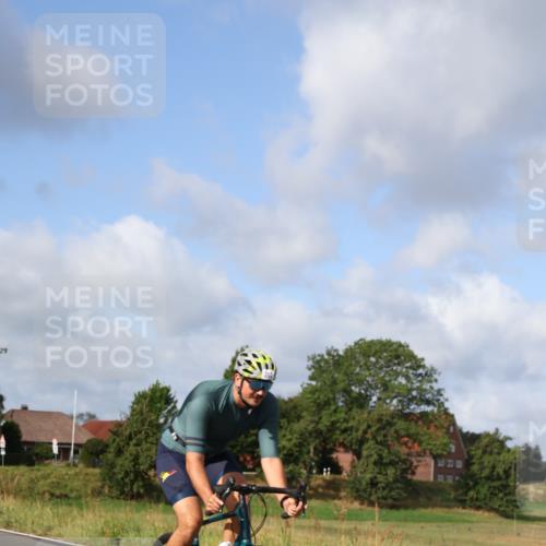 25.08.2024 - Elbe Triathlon Hamburg Fuchs,  Jonas http://msf.ph/oto/6852260 25.08.2024 09:59:15 Radfahren 262, 508, 497 meine-sportfotos.de