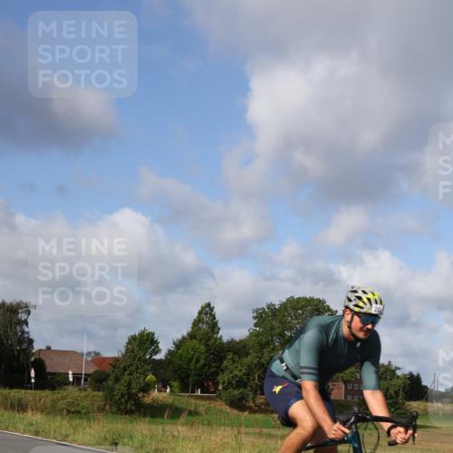 25.08.2024 - Elbe Triathlon Hamburg Fuchs,  Jonas http://msf.ph/oto/6852265 25.08.2024 09:59:15 Radfahren 262, 508, 497 meine-sportfotos.de
