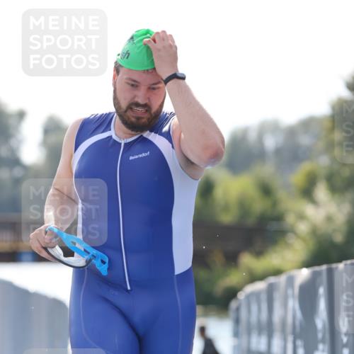25.08.2024 - Elbe Triathlon Hamburg H.Heesch http://msf.ph/oto/6852273 25.08.2024 15:29:11 Schwimmen  meine-sportfotos.de