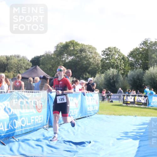 25.08.2024 - Elbe Triathlon Hamburg H.Heesch http://msf.ph/oto/6852286 25.08.2024 10:48:45 Ziel 121, 258 meine-sportfotos.de