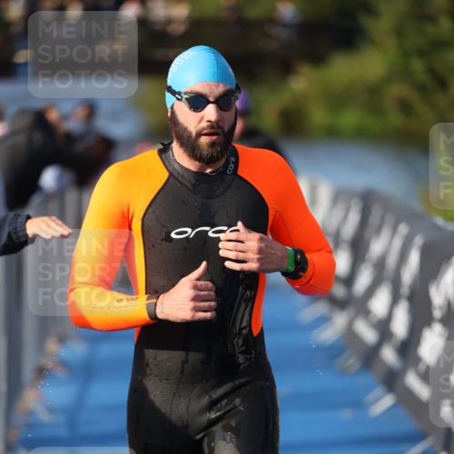25.08.2024 - Elbe Triathlon Hamburg H.Heesch http://msf.ph/oto/6852304 25.08.2024 09:00:29 Schwimmen 230, 235, 248, 252, 258 meine-sportfotos.de