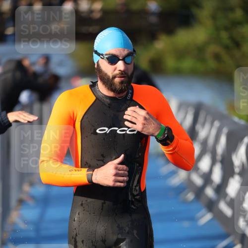25.08.2024 - Elbe Triathlon Hamburg H.Heesch http://msf.ph/oto/6852313 25.08.2024 09:00:29 Schwimmen 230, 235, 248, 252, 258 meine-sportfotos.de