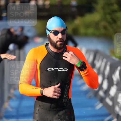 25.08.2024 - Elbe Triathlon Hamburg H.Heesch http://msf.ph/oto/6852319 25.08.2024 09:00:29 Schwimmen 230, 235, 248, 252, 258 meine-sportfotos.de