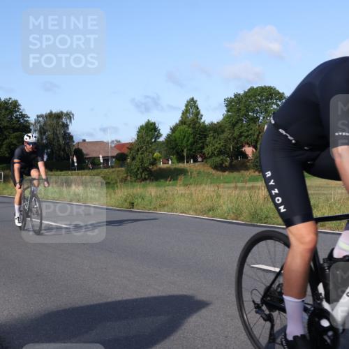 25.08.2024 - Elbe Triathlon Hamburg Fuchs,  Jonas http://msf.ph/oto/6852335 25.08.2024 09:15:50 Radfahren 66, 44, 223, 231, 82 meine-sportfotos.de