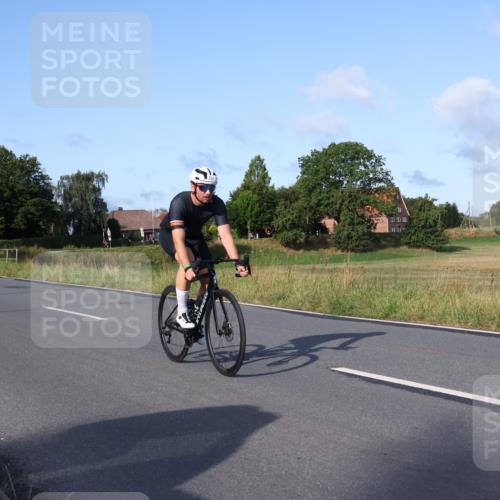 25.08.2024 - Elbe Triathlon Hamburg Fuchs,  Jonas http://msf.ph/oto/6852343 25.08.2024 09:15:50 Radfahren 66, 44, 223, 231, 82 meine-sportfotos.de
