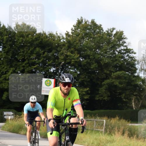 25.08.2024 - Elbe Triathlon Hamburg Fuchs,  Jonas http://msf.ph/oto/6852347 25.08.2024 09:59:30 Radfahren 128, 251, 270, 456, 341, 543, 391 meine-sportfotos.de