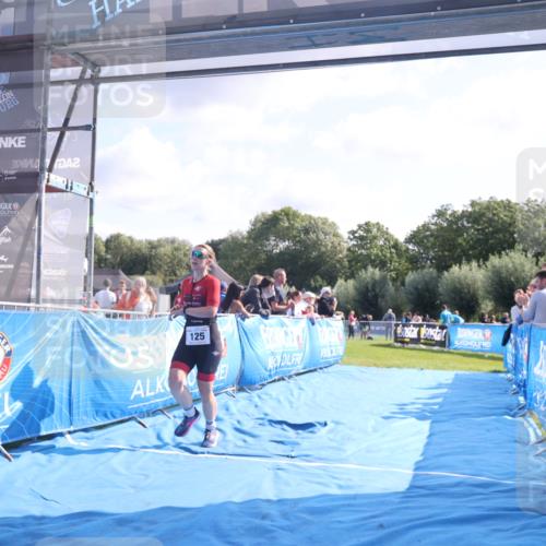 25.08.2024 - Elbe Triathlon Hamburg H.Heesch http://msf.ph/oto/6852350 25.08.2024 10:48:46 Ziel 121, 258 meine-sportfotos.de
