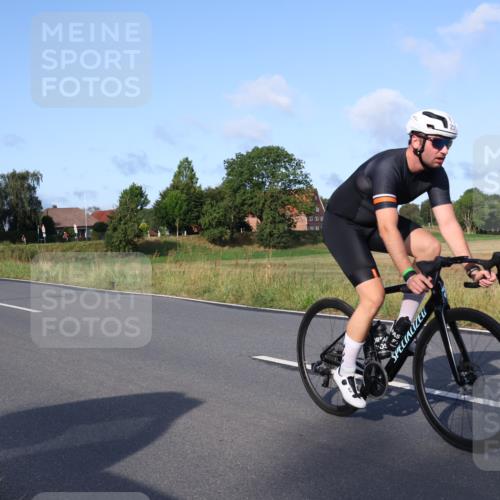 25.08.2024 - Elbe Triathlon Hamburg Fuchs,  Jonas http://msf.ph/oto/6852352 25.08.2024 09:15:50 Radfahren 66, 44, 223, 231, 82 meine-sportfotos.de