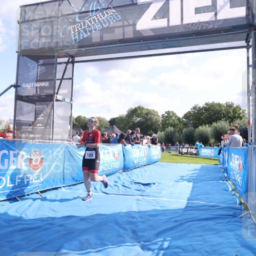 25.08.2024 - Elbe Triathlon Hamburg H.Heesch http://msf.ph/oto/6852371 25.08.2024 10:48:46 Ziel 121, 258 meine-sportfotos.de