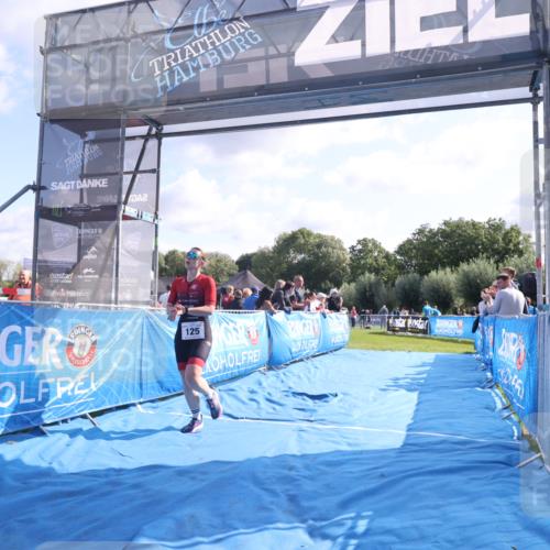 25.08.2024 - Elbe Triathlon Hamburg H.Heesch http://msf.ph/oto/6852374 25.08.2024 10:48:46 Ziel 121, 258 meine-sportfotos.de