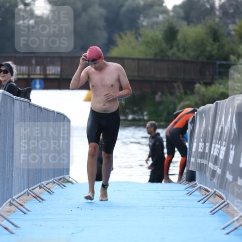 25.08.2024 - Elbe Triathlon Hamburg H.Heesch http://msf.ph/oto/6852377 25.08.2024 15:31:25 Schwimmen  meine-sportfotos.de
