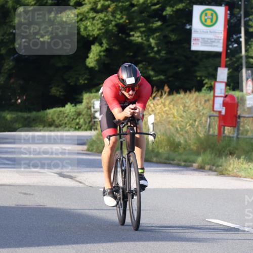 25.08.2024 - Elbe Triathlon Hamburg Fuchs,  Jonas http://msf.ph/oto/6852378 25.08.2024 09:15:53 Radfahren 44, 223, 231, 82 meine-sportfotos.de