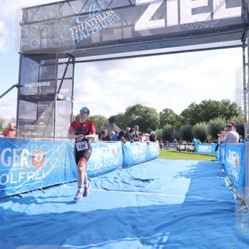 25.08.2024 - Elbe Triathlon Hamburg H.Heesch http://msf.ph/oto/6852391 25.08.2024 10:48:46 Ziel 121, 258 meine-sportfotos.de