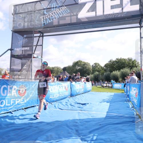 25.08.2024 - Elbe Triathlon Hamburg H.Heesch http://msf.ph/oto/6852411 25.08.2024 10:48:47 Ziel 121, 258 meine-sportfotos.de