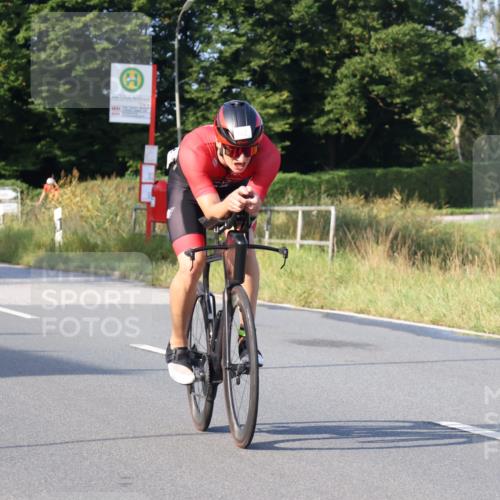 25.08.2024 - Elbe Triathlon Hamburg Fuchs,  Jonas http://msf.ph/oto/6852414 25.08.2024 09:15:54 Radfahren 44, 223, 231, 82, 68 meine-sportfotos.de