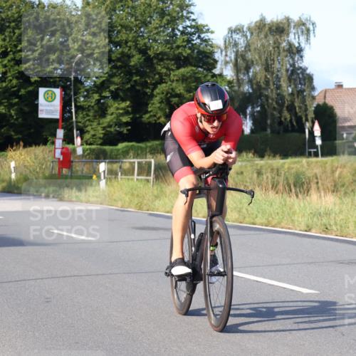 25.08.2024 - Elbe Triathlon Hamburg Fuchs,  Jonas http://msf.ph/oto/6852427 25.08.2024 09:15:54 Radfahren 44, 223, 231, 82, 68 meine-sportfotos.de