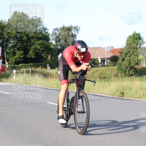 25.08.2024 - Elbe Triathlon Hamburg Fuchs,  Jonas http://msf.ph/oto/6852433 25.08.2024 09:15:55 Radfahren 44, 223, 231, 82, 68 meine-sportfotos.de