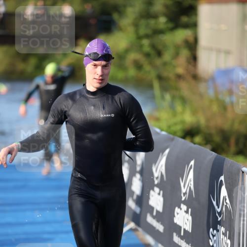 25.08.2024 - Elbe Triathlon Hamburg H.Heesch http://msf.ph/oto/6852455 25.08.2024 09:00:32 Schwimmen 230, 235, 248, 252, 258 meine-sportfotos.de