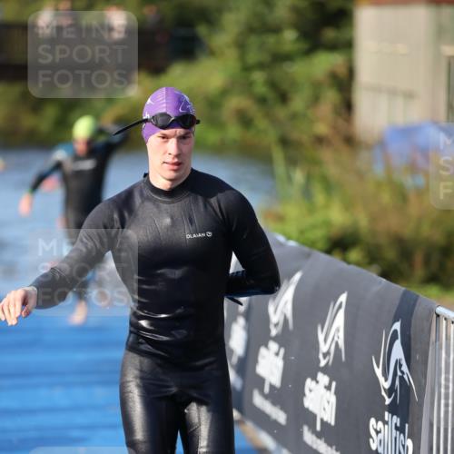 25.08.2024 - Elbe Triathlon Hamburg H.Heesch http://msf.ph/oto/6852479 25.08.2024 09:00:32 Schwimmen 230, 235, 248, 252, 258 meine-sportfotos.de
