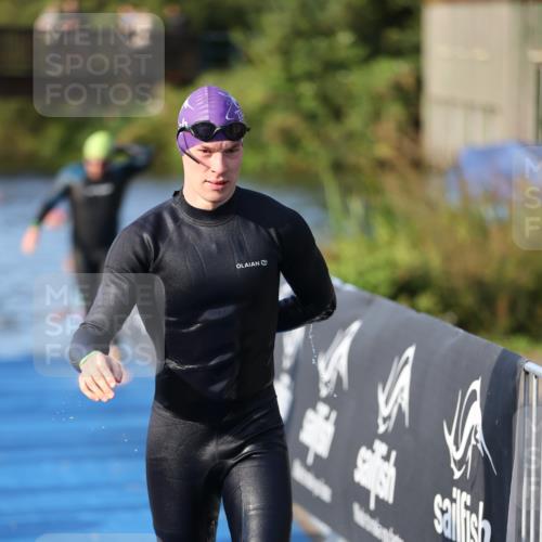25.08.2024 - Elbe Triathlon Hamburg H.Heesch http://msf.ph/oto/6852493 25.08.2024 09:00:32 Schwimmen 230, 235, 248, 252, 258 meine-sportfotos.de