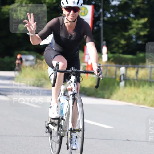 25.08.2024 - Elbe Triathlon Hamburg Fuchs,  Jonas http://msf.ph/oto/6852512 25.08.2024 10:36:06 Radfahren 456, 532, 515 meine-sportfotos.de