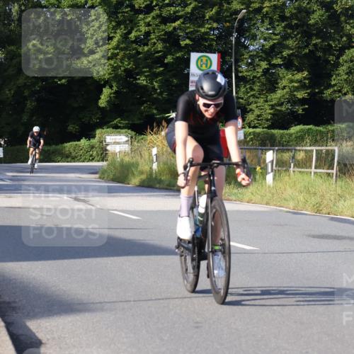 25.08.2024 - Elbe Triathlon Hamburg Fuchs,  Jonas http://msf.ph/oto/6852548 25.08.2024 09:16:02 Radfahren 68, 133, 144, 249 meine-sportfotos.de