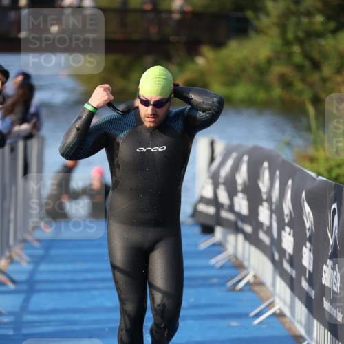 25.08.2024 - Elbe Triathlon Hamburg H.Heesch http://msf.ph/oto/6852593 25.08.2024 09:00:36 Schwimmen 226, 230, 235, 248, 252, 258 meine-sportfotos.de