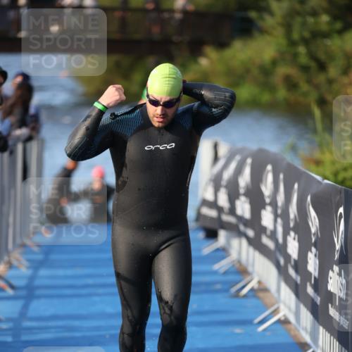 25.08.2024 - Elbe Triathlon Hamburg H.Heesch http://msf.ph/oto/6852602 25.08.2024 09:00:36 Schwimmen 226, 230, 235, 248, 252, 258 meine-sportfotos.de