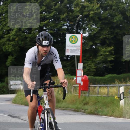 25.08.2024 - Elbe Triathlon Hamburg Fuchs,  Jonas http://msf.ph/oto/6852605 25.08.2024 09:59:58 Radfahren 515, 254, 277, 351 meine-sportfotos.de
