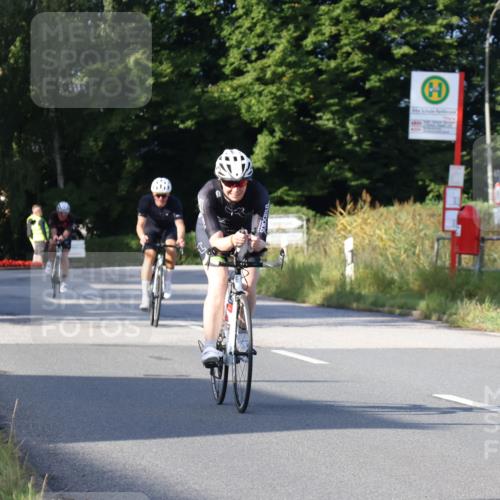 25.08.2024 - Elbe Triathlon Hamburg Fuchs,  Jonas http://msf.ph/oto/6852607 25.08.2024 09:16:05 Radfahren 68, 133, 144, 249, 359 meine-sportfotos.de