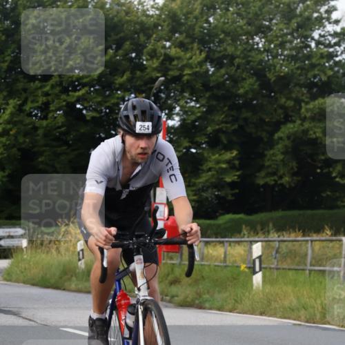 25.08.2024 - Elbe Triathlon Hamburg Fuchs,  Jonas http://msf.ph/oto/6852608 25.08.2024 09:59:58 Radfahren 515, 254, 277, 351 meine-sportfotos.de