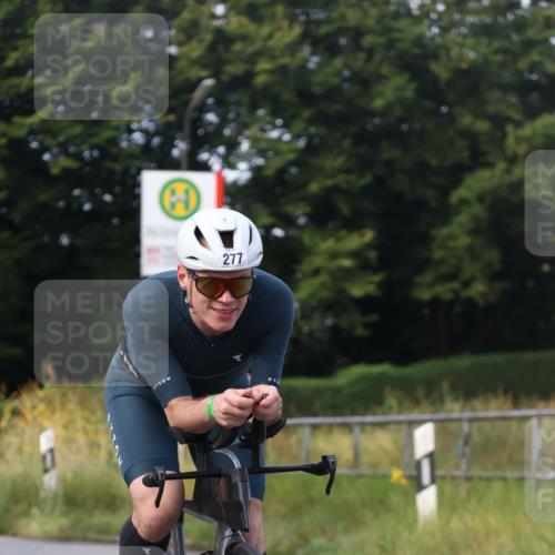 25.08.2024 - Elbe Triathlon Hamburg Fuchs,  Jonas http://msf.ph/oto/6852645 25.08.2024 10:00:00 Radfahren 254, 277, 351 meine-sportfotos.de