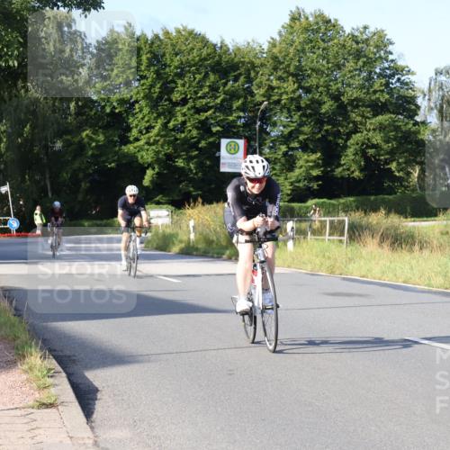 25.08.2024 - Elbe Triathlon Hamburg Fuchs,  Jonas http://msf.ph/oto/6852649 25.08.2024 09:16:06 Radfahren 68, 133, 144, 249, 359 meine-sportfotos.de